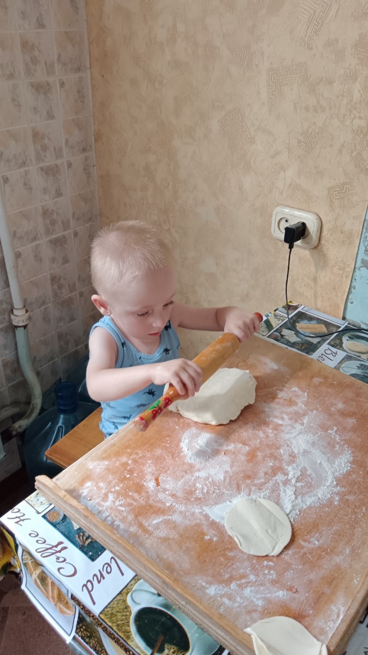 Мой сынуля растёт и учиться готовить 🥰