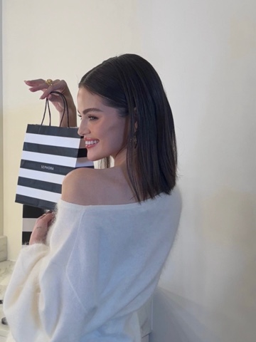 Selena Gomez в LOOKY. . We are teaming up wi...