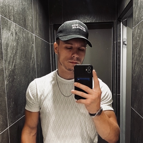 nikolai_semenovv в LOOKY. . Как дела?🤫
