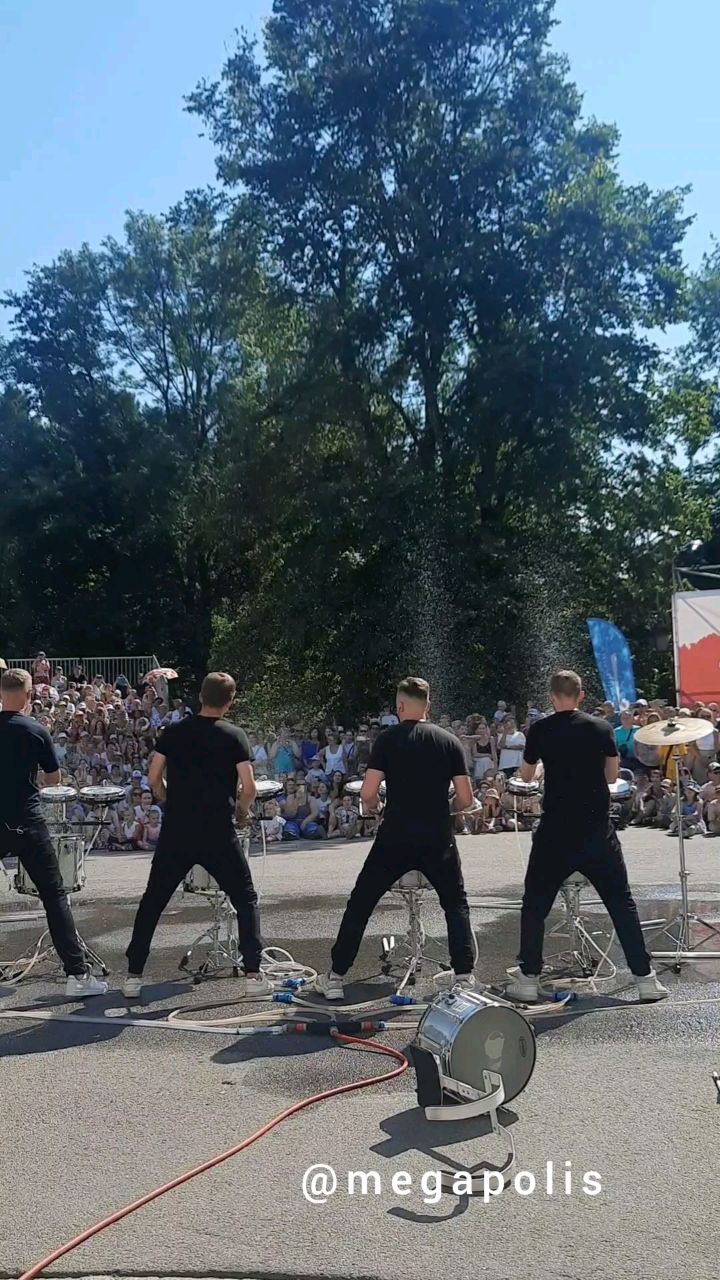 megapolis в LOOKY. #фестиваль,#елагинпарк,#уличныетеатры,#театр,#цирк. #фестиваль #елагинпа...