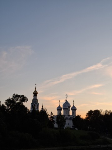 happysquirrel_ в LOOKY. #вологда,#красивоенебо,#закат,#красивыйзакат,#50оттенковнеба,#храмы. Чисто вологодский за...