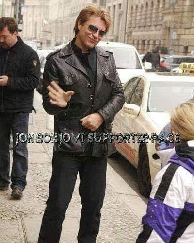Jon Bonjovi in LOOKY. . 