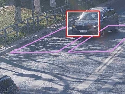 С 1 января 2025 года размер штрафа за нарушение требований разметки составляет 750 рублей (ч. 1 ст. 12.16 КоАП РФ).  #екатеринбургавтошкола
[#екатеринбург_фотодня ](екатеринбург_фотодня)