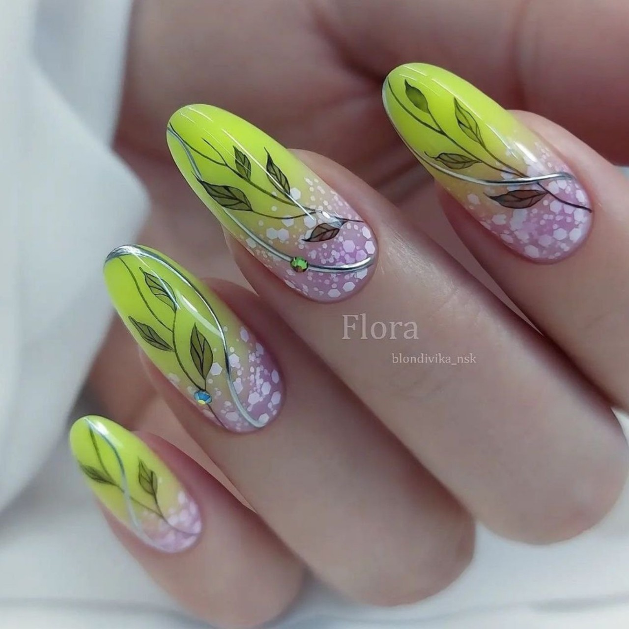 nailone.artista in LOOKY. . 