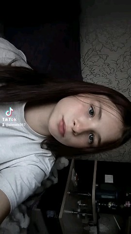 Алёна в LOOKY — Ищу тут друзей 😅😊