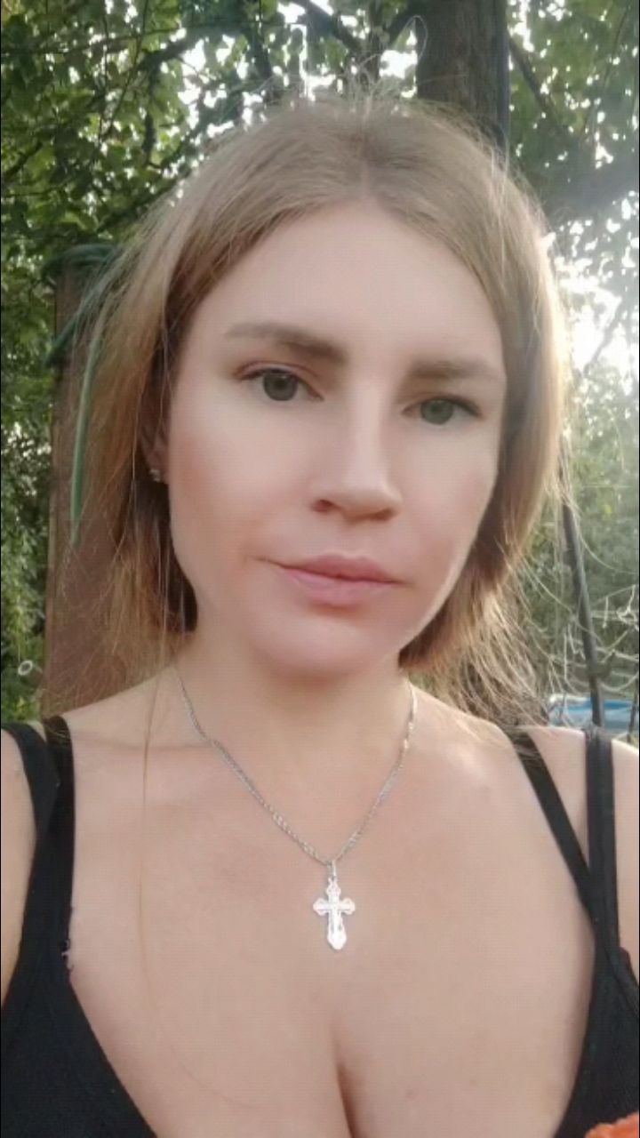 Евгения в LOOKY. . Вернулась к родителя...