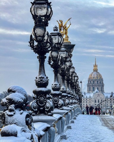 Артём Скарлупкин в LOOKY. . Мост Александра III....