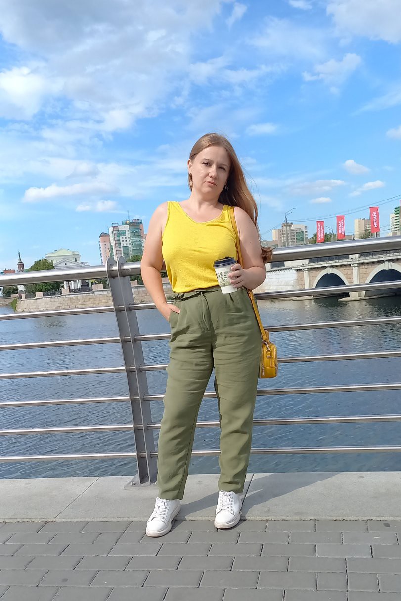 oksy2201 в LOOKY — — Что это у тебя?
— Электронная книга. 
— Пытаешься бросить 