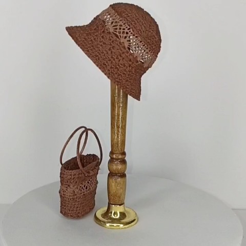 Шляпка для куклы в LOOKY. #тмпрекраснаяистория,#dollscar,,#шляпкадлякуклы,,#dollshat,#шляпкадлякуклы,,#dollhat,#labellehistoiredolls,#шляпаизкашемира,,#кукольнаяшляпка,,#шляпкадлякуклы. Шляпка и сумочка "Шо...