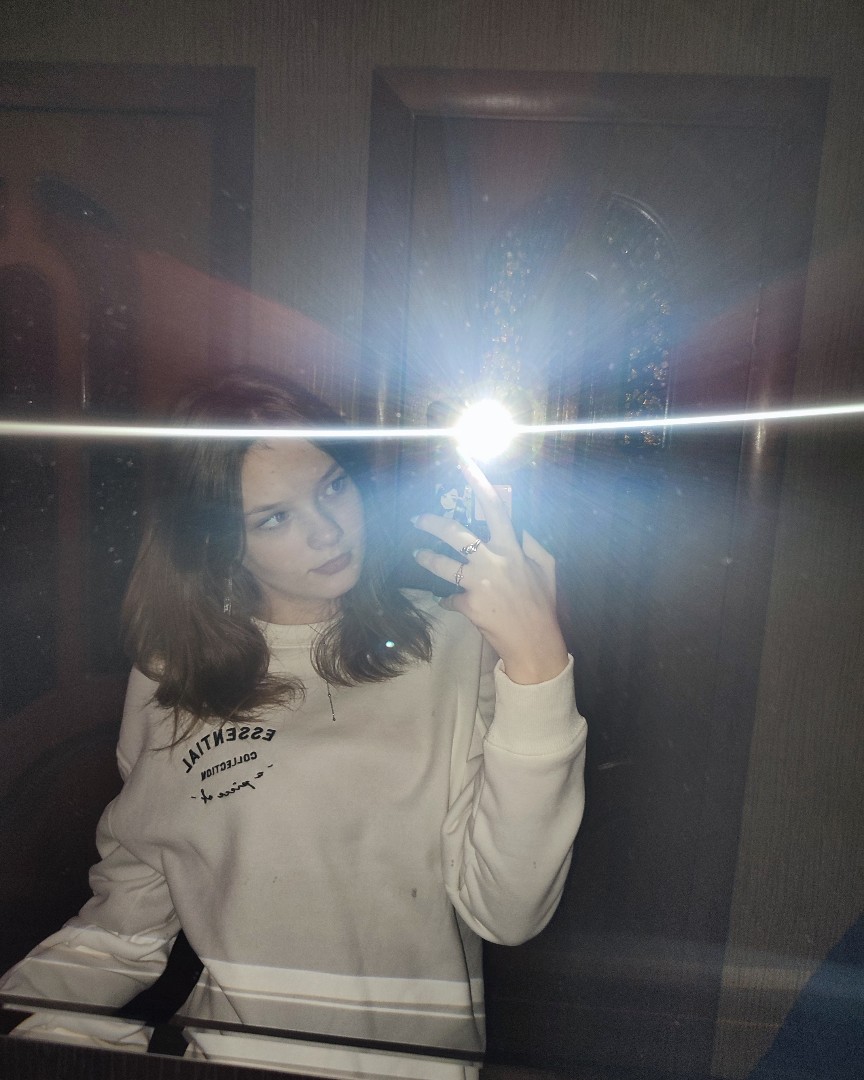 [#girl](girl) [#зеркало](зеркало) [#like](like) [#LOOKY_топ](LOOKY_топ) 