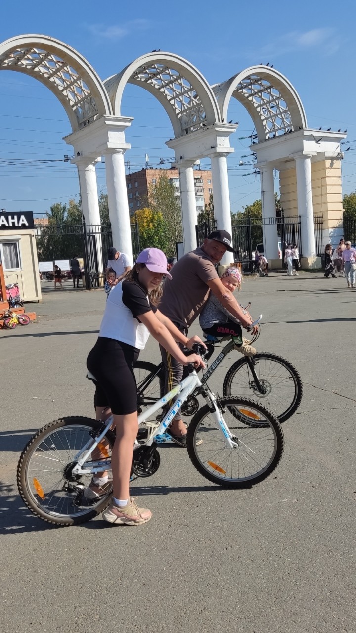 Погода позволила осуществить задуманное! Приехали со своими великими в соседнюю Республику🚴🚴🚴🚴Накатались, отдохнули🎡, повидались с друзьями❤️зарядились отличным настроением😊