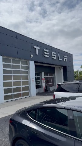 Tesla_Car_Optimurob в LOOKY. . Tesla is the best an...