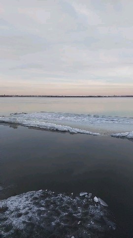 volga в LOOKY. #victorya_snow_sorbit,#пейзаж,#природаволги,#красота,#волга,#ледоход,#весна,#фото,#nature,#рекаволга,#фотографии,#волгаматушка,#набережнаясаратов,#вода,#лед,#весна23,#весеннийдень. Ph📷: #victorya_snow...