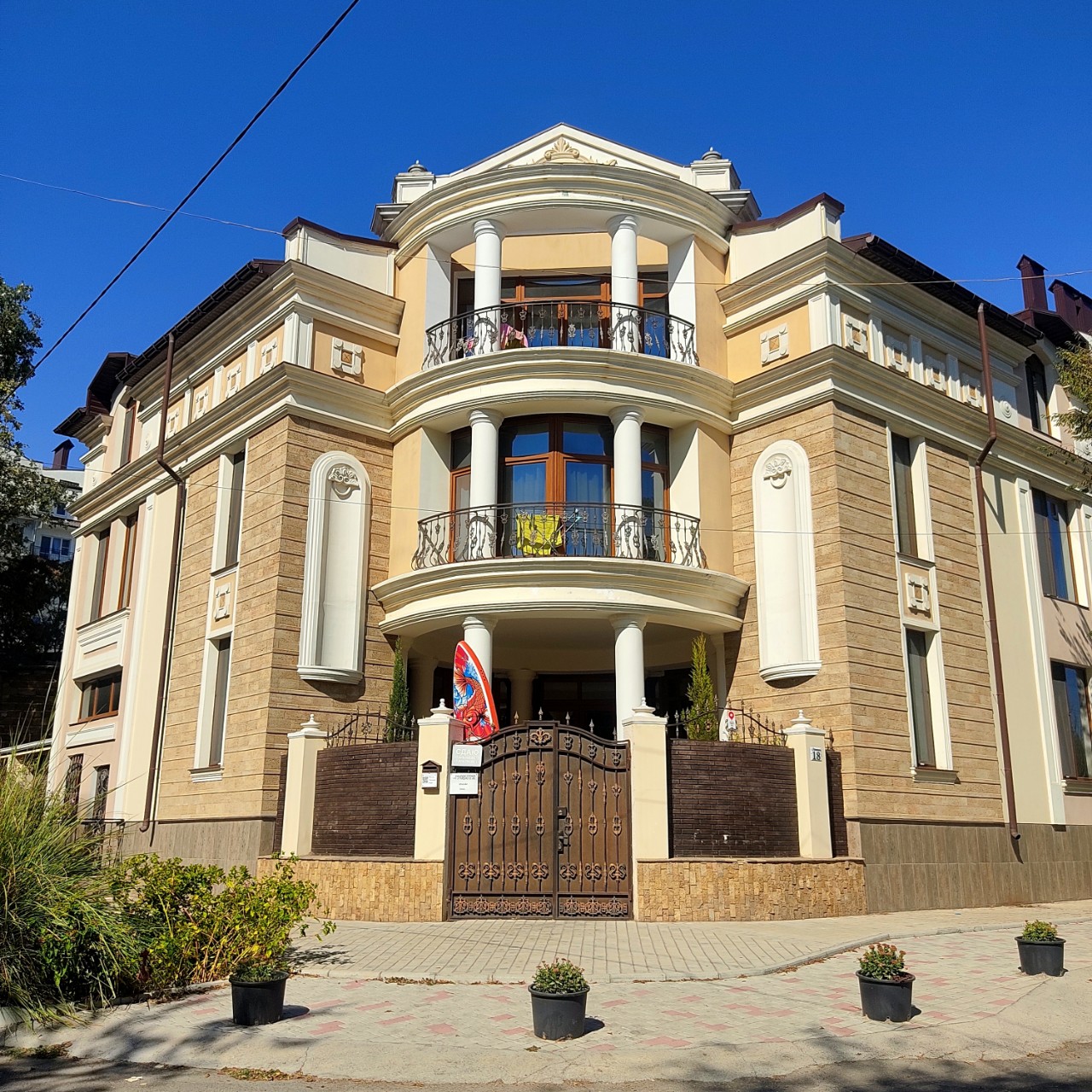  в LOOKY — Гостевой дом «Вилла Дыхание моря».

#нашибродилкипороссии 
#