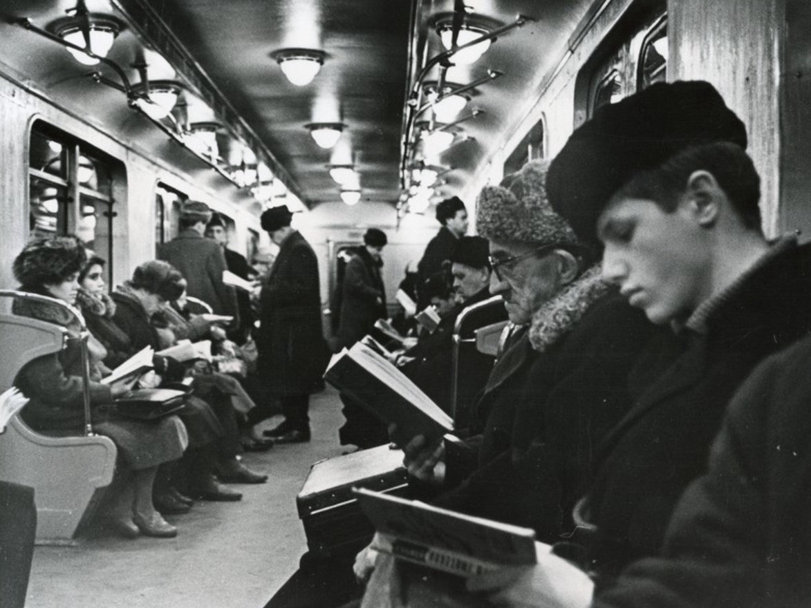 📷В Московском метрополитене. Москва, 1968 г. 

#ФотоИзФондов