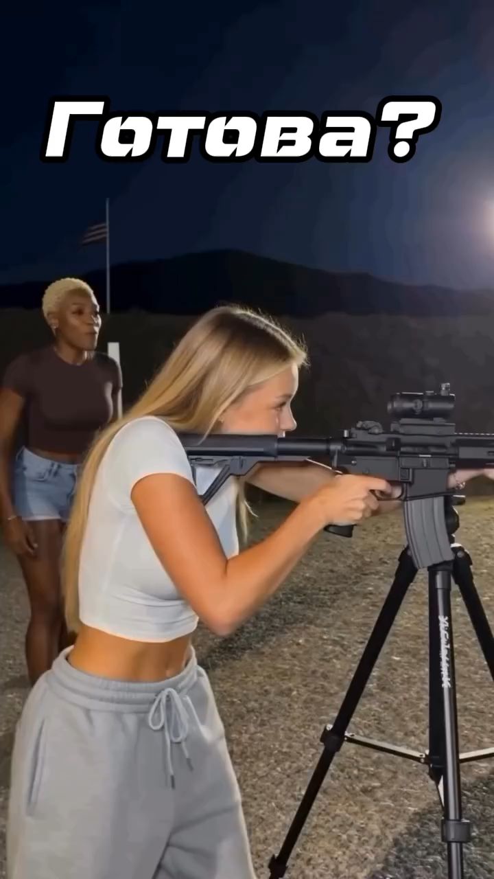 Жека в LOOKY. . 