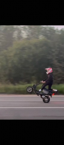 Всем добрый день, ну и видос из
архивчика, как кто думает норм для 
11 лет?  Водительский  стаж 4 года🤟