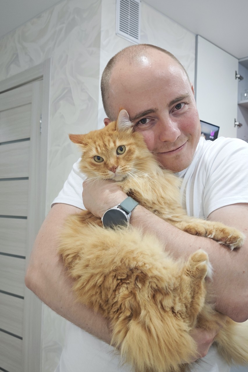 Когда приехал в гости к друзьям, а там у тебя есть еще один ласковый и нежный друг 😻

#Бася #Котик #Рыжик #Друг