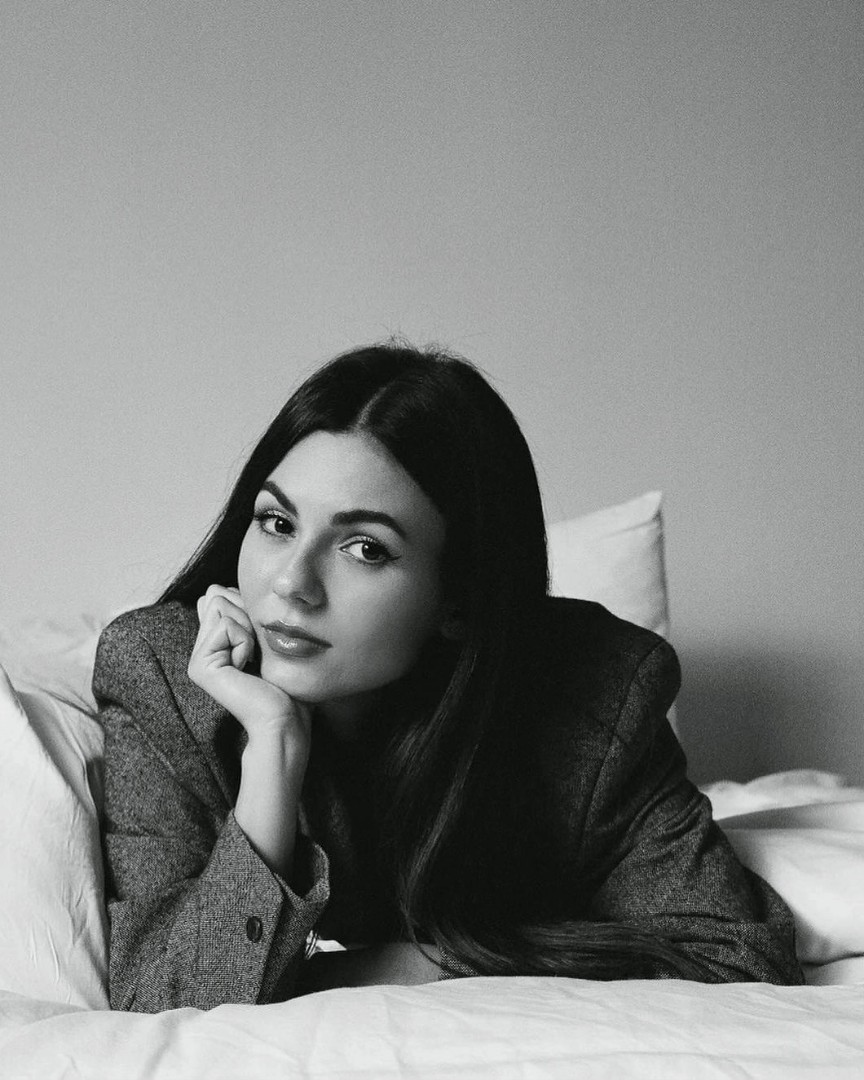 _victoriajustice_1993 в LOOKY — New promo-photo "Only A Strange"