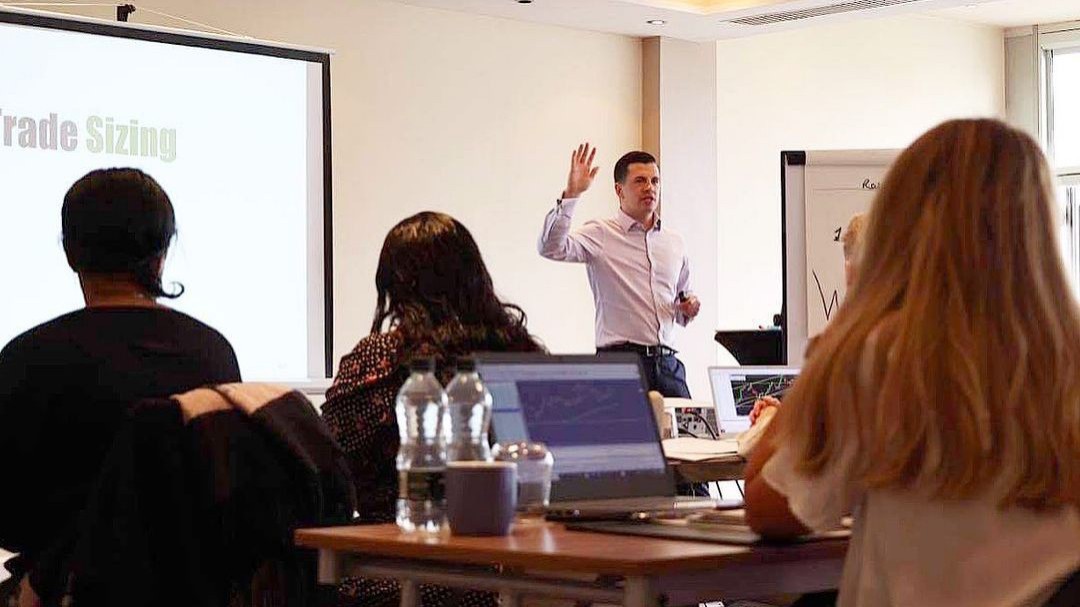 James Bentley fx в LOOKY — Book a seat at our next live trading event in London, Manche