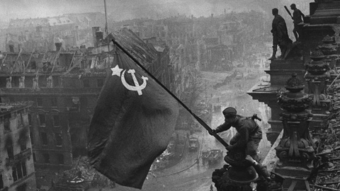ai.photos.rus в LOOKY. . Май.
Россия.
Цветёт ...