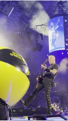 aleg72o в LOOKY. #JamesHetfield,#Metallica. ДЖЕЙМС ГОНЯЕТ ШАРЫ 
...