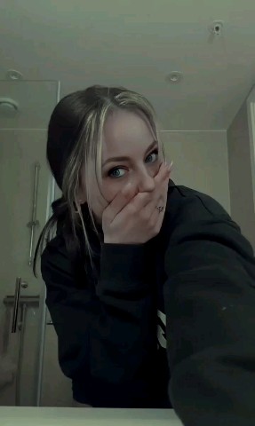 M A R T I N A в LOOKY. . 🔺Странная ты...
Не ...