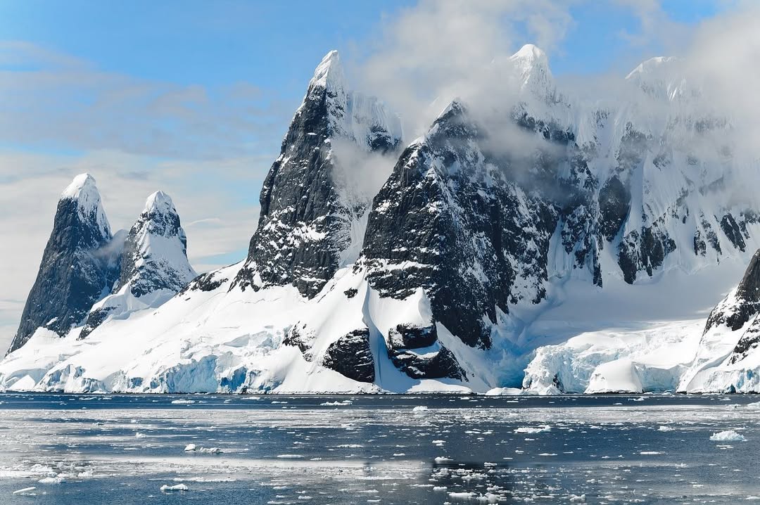 circle_of_latitude в LOOKY. #география,#история,#антарктида,#деньвистории,#geography,#history,#antarctica. 28 января 1820 года....