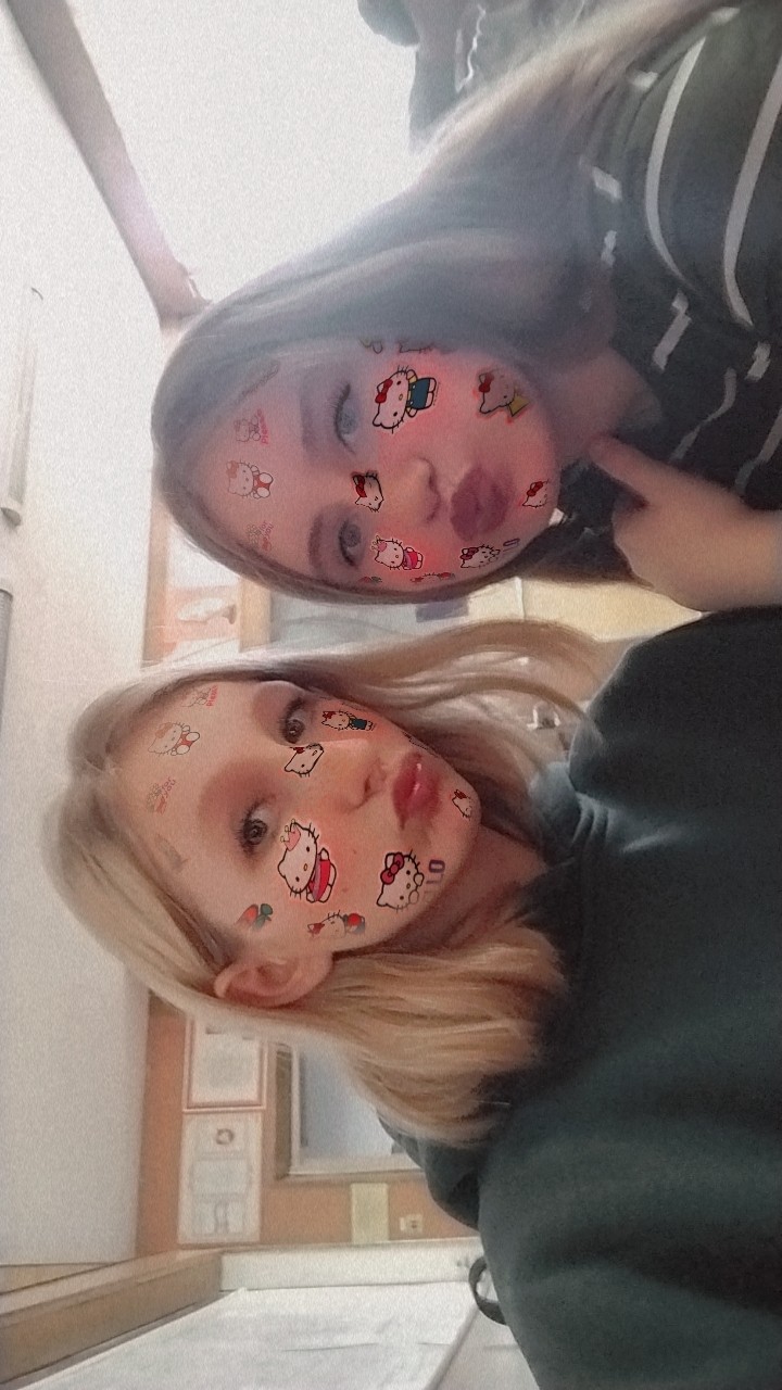 v-i-k-a in LOOKY. . Губки бантиком, бров...