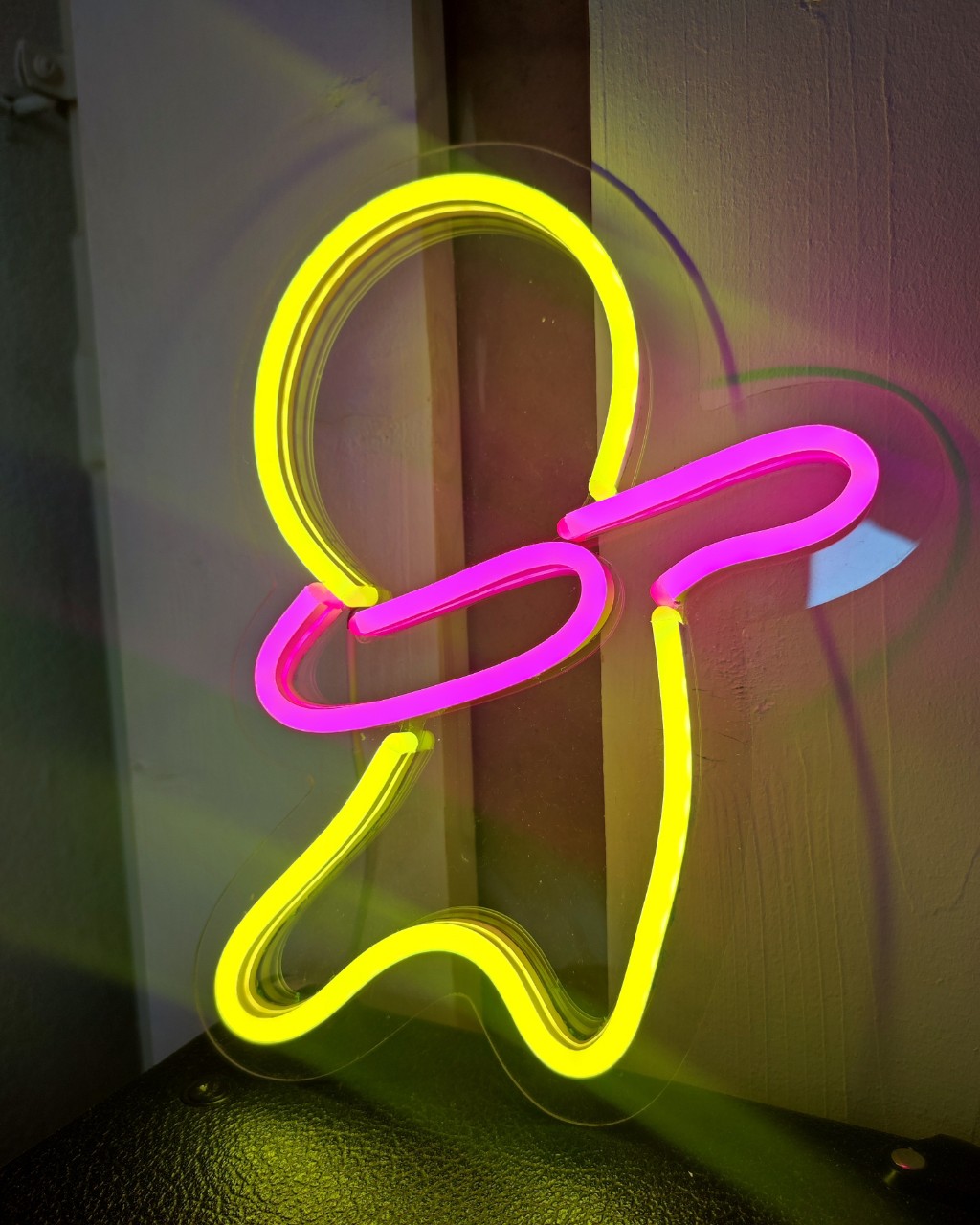 Neon Master в LOOKY — фото 2