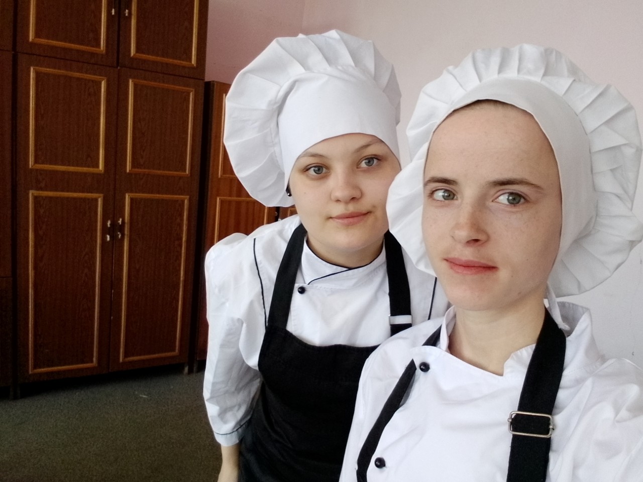 саш in LOOKY. . 