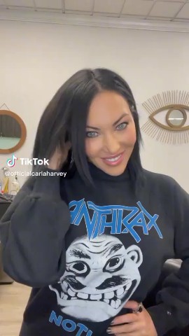 Sexy 18celebritiesCameltoe в LOOKY. . Carla Harvey