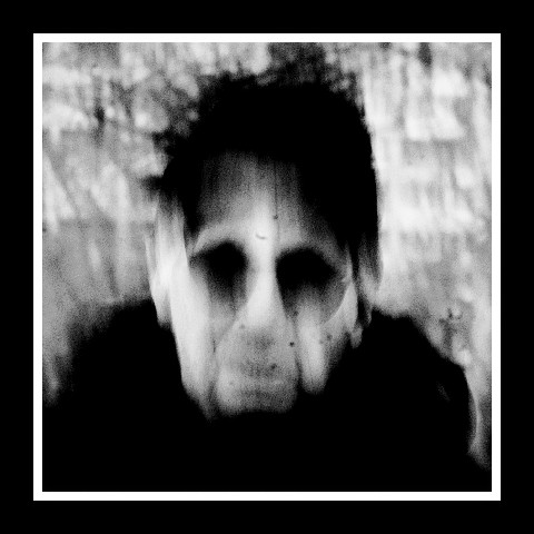 materiytipok в LOOKY. #bnw,#фотография,#чб,#человек. Человек из ниоткуда....