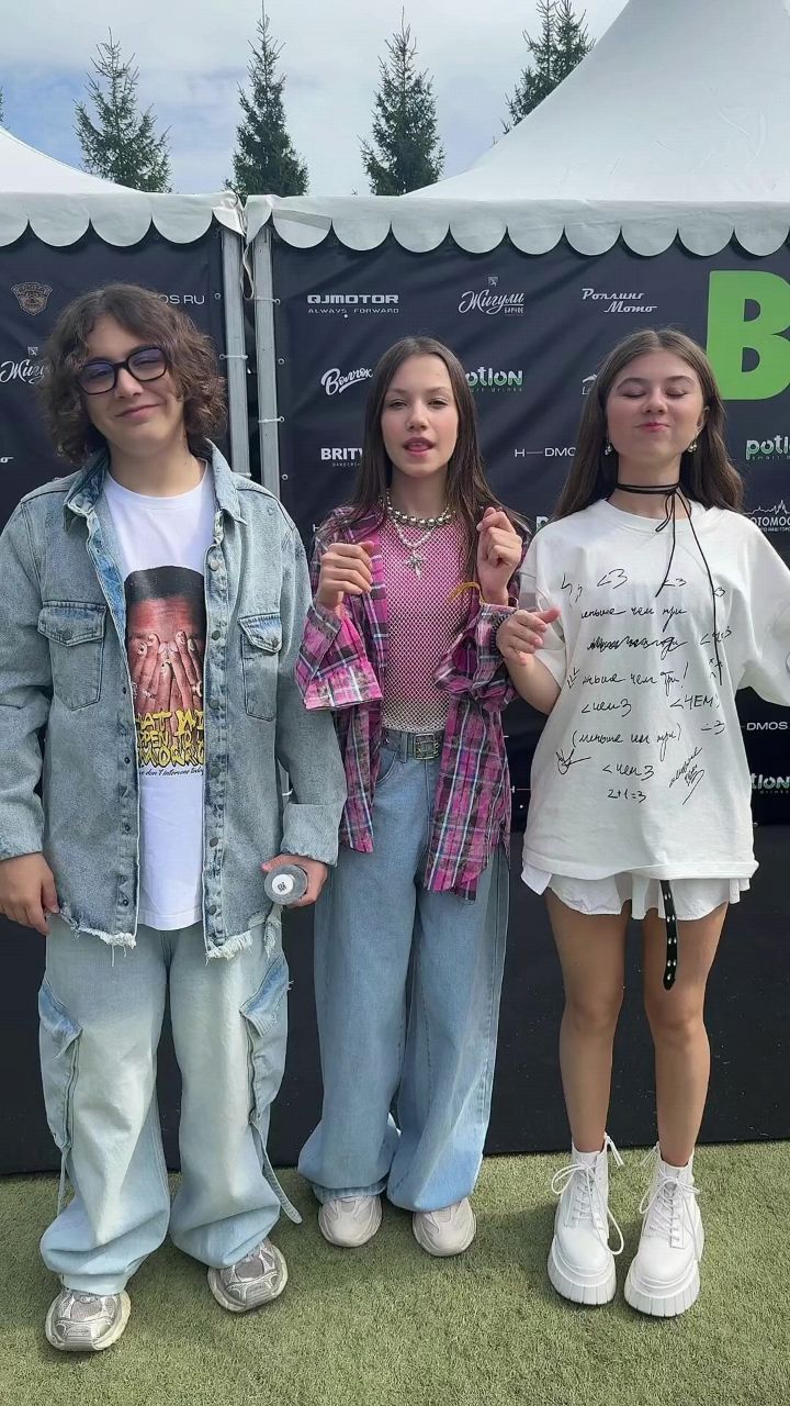 Viki Show в LOOKY. . Вместе с Миланой Хам...