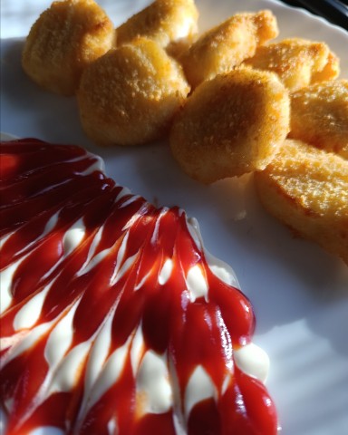 kami_bakina в LOOKY. #моеутро,#завтрак,#аэрогриль,#домауютно,#наггетсы,#весна,#семейныезаметкиКами. Наггетсы на завтрак ...