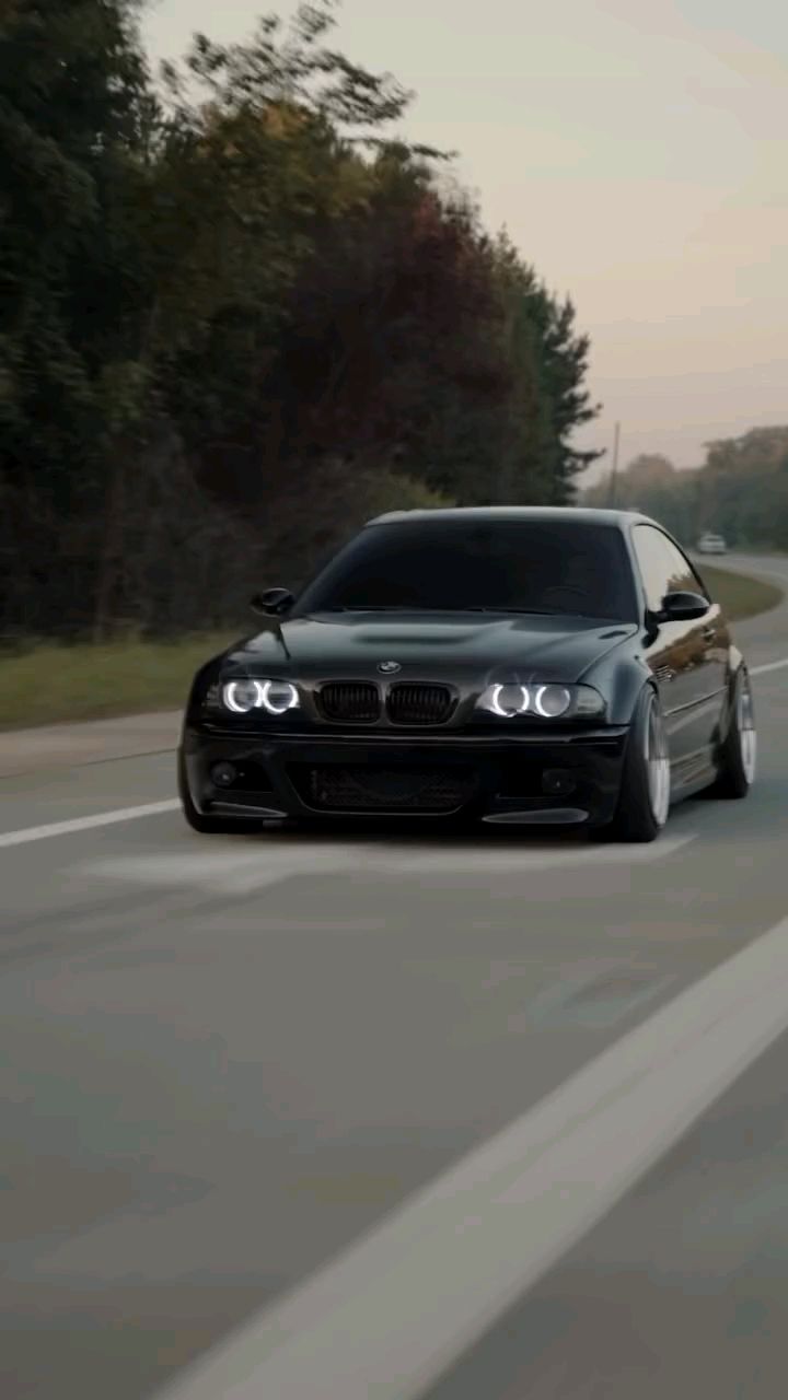 Тот самый бумер в LOOKY. #m3,#е46,#бмв,#классика,#bmw,#bmwm,#e46. Старая или актуальна...