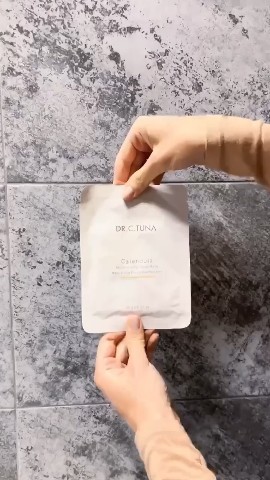 С нашими новыми тканевыми масками Dr. Tuna вы всегда сможете быстро напитать, увлажнить, восстановить и освежить вашу кожу в любом месте, в любое время!

Наши маски это:
-Быстрое удовлетворение любых потребностей кожи;
-Натуральность и гипоаллергенность состава;
-Особая целлюлозная ткань, которая легко впитывает эссенцию маски и насыщает ей вашу кожу;
-Удобство и простота использования;
-Гигиеничность.
Попробуйте все маски и подарите своей коже разносторонний уход вместе с новинками от Farmasi Belarus❤️