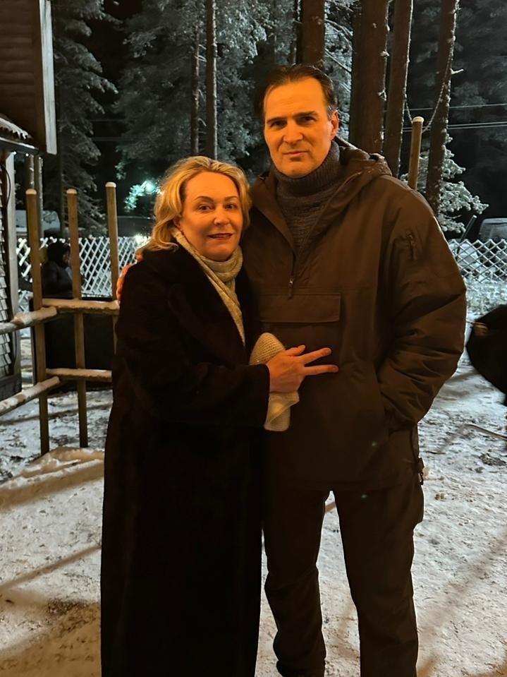 Актриса эпизодов, автор исполнитель Лена Швец.