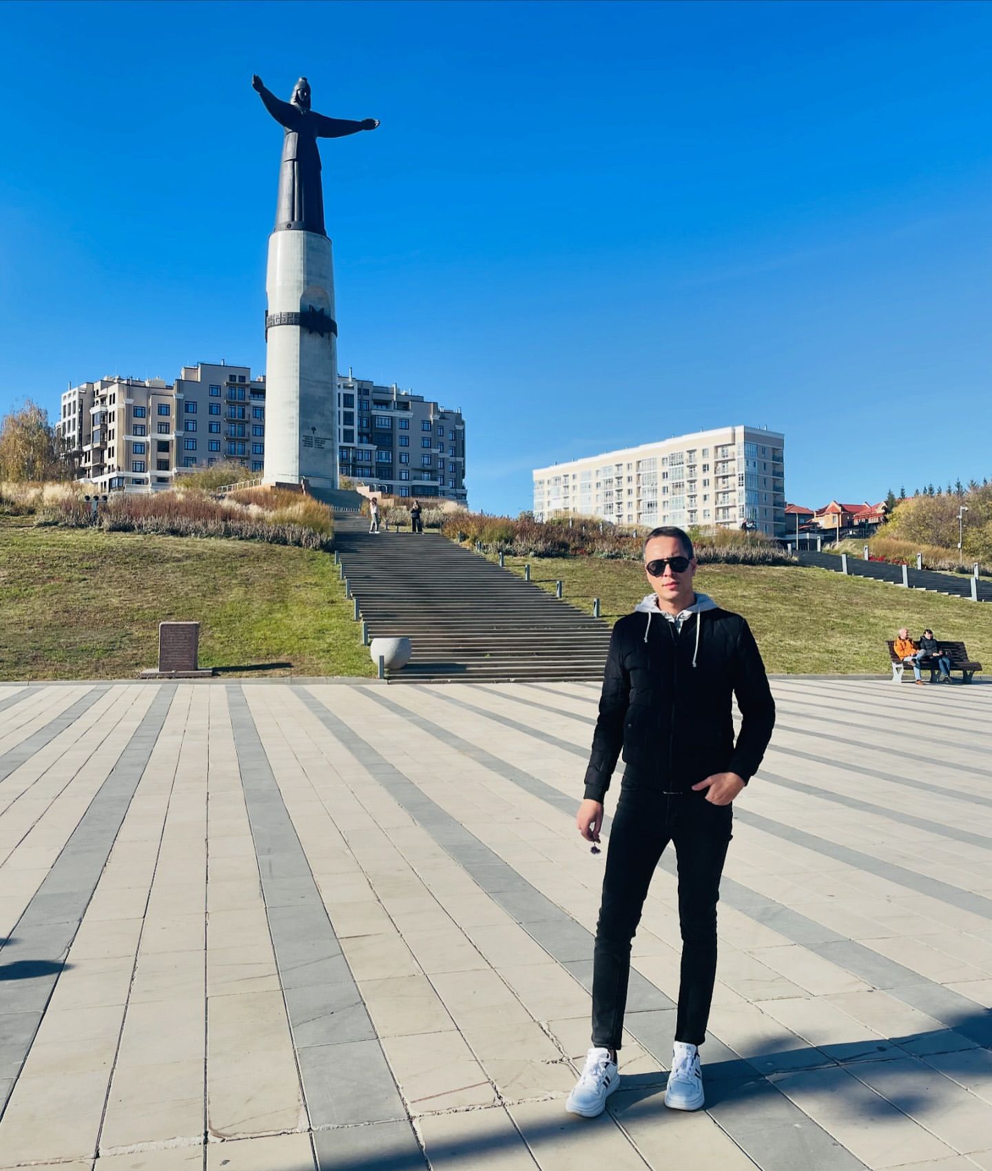 innam0rament0 в LOOKY. #Innam0rament0,#колесообозрения,#осень,#отпуск,#путешествие,#мояжизнь,#я,#парень,#fall,#красиво,#архитектура,#mylife,#weekend#travel,#autmn,#river#набережная#like,#architecture,#beer. Чебоксары, небольшая...