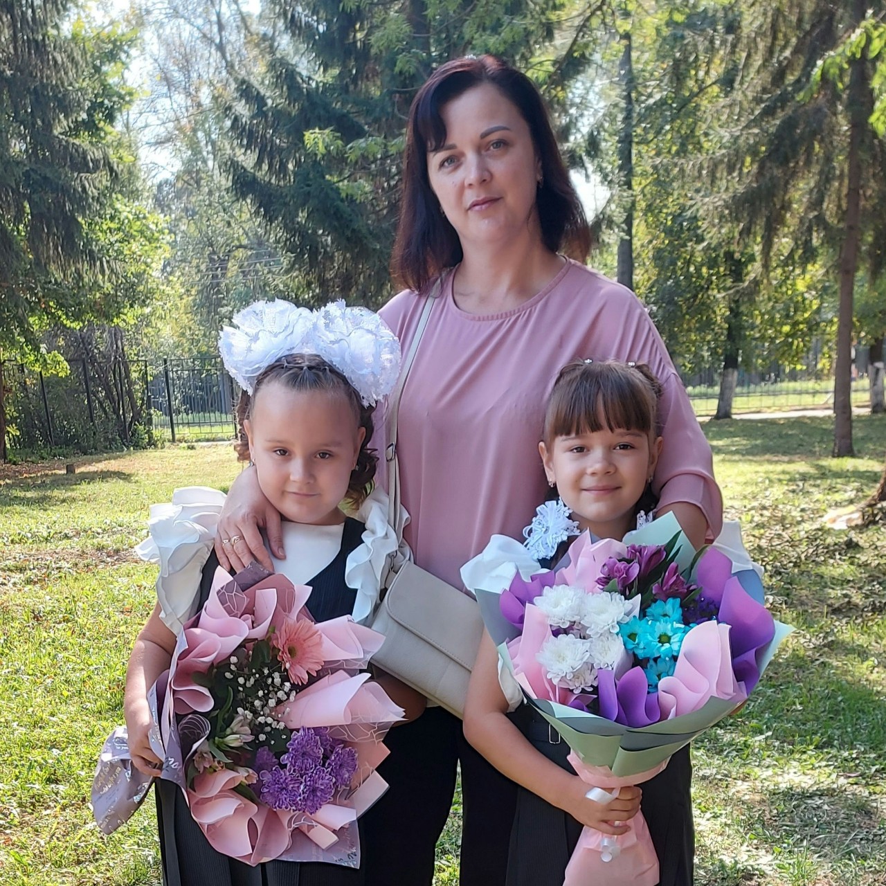 🌟 Привет, друзья! 🌟 

Меня зовут МАРИЯ, более 3-х лет я являюсь активным пользователем, а теперь и партнером компании Siberian Wellness. А ещё я мама уже взрослого сына и девчонок двойняшек, которые пошли в первый класс🎒 💖 

Я всегда стараюсь заботиться о здоровье своей семьи, и благодаря продукции компании Siberian Wellness я улучшила свое самочувствие, ушло состояние встала и уже устала 😩, улучшилось состояние кожи лица (теперь могу фоткаться без фильтров🥰) , перестали клоками лезть волосы. Даже муж заменил что стал меньше уставать и хватает сил не только на работу☺. А ещё одна моя гордость в том что мои дети перестали болеть и не пропускали садик, а теперь и школу, кто мамы поймут какой это кайф. 

И теперь Siberian Wellness — это не просто компания с полезными продуктами, теперь это наш стиль жизни! Я верю, что забота о себе и своих близких — это важнейшая задача каждого из нас. 

Ко мне можно обратиться, если ты хочешь:
💫уйти от состояния встала и уже устала, все бесит и раздражает.
💫 улучшить состояние своей кожи и перестать пользоваться тоннами декоративки. (Ну если только в очень важных случаях) 💫Сохранить красоту и молодость без уколов, что бы вами восхищался не только ваш мужчина ☺ (не разу их не делала и не собираюсь, я за естественную красоту) 💫 улучшить красоту ваших волос и перестать собирать их по всему полу
💫 чтобы твоему мужчине хватало сил не только на свою "любимою" работу.
💫 чтобы дети были здоровыми и не пропускали садик, школу или другое учебное заведение
💫 видить здоровыми не только свою семью, но и своих близких.
💫 Находится 24/7 с детьми и со своей семьёй и при этом зарабатывать (в команде есть просто крутые обучения и для нас они обсолютно бесплатные) Если ты захочешь попробовать наш продукт и тебе нужна консультация, обращайтесь, буду рада🥰
А для тех кто хочет попробовать зарабатывать💰 находясь при этом с семьёй, приходите на обучение, а я тебе в этом помогу. 

Давайте вместе создавать здоровую и счастливую жизнь для себя и своих детей!❤

Подробнее о продукте и компании по ссылке 💟