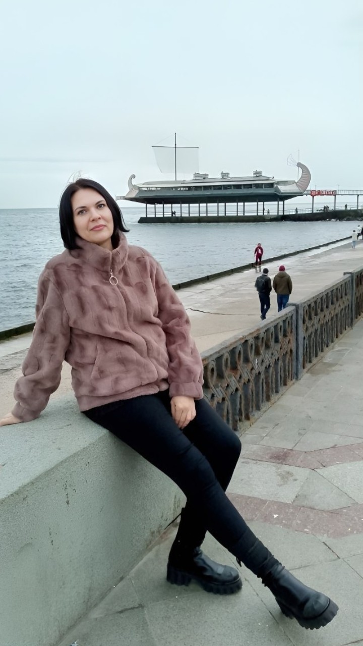 СВЕТЛАНА ГРИНЕВИЧ в LOOKY — Твой день - сегодня...

Не думай о том, что может случиться 
