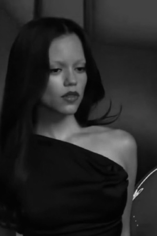 Jenna Ortega в LOOKY. . 