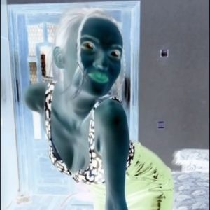 Looky_174075686498273